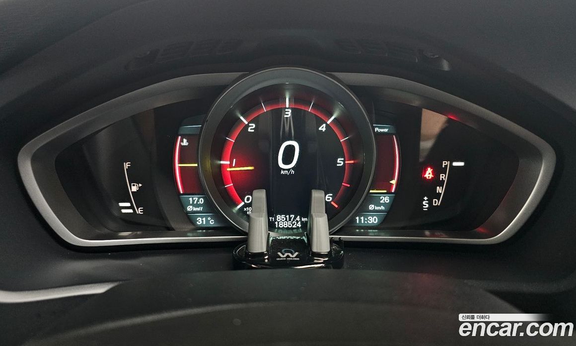 Volvo V40 фото 8