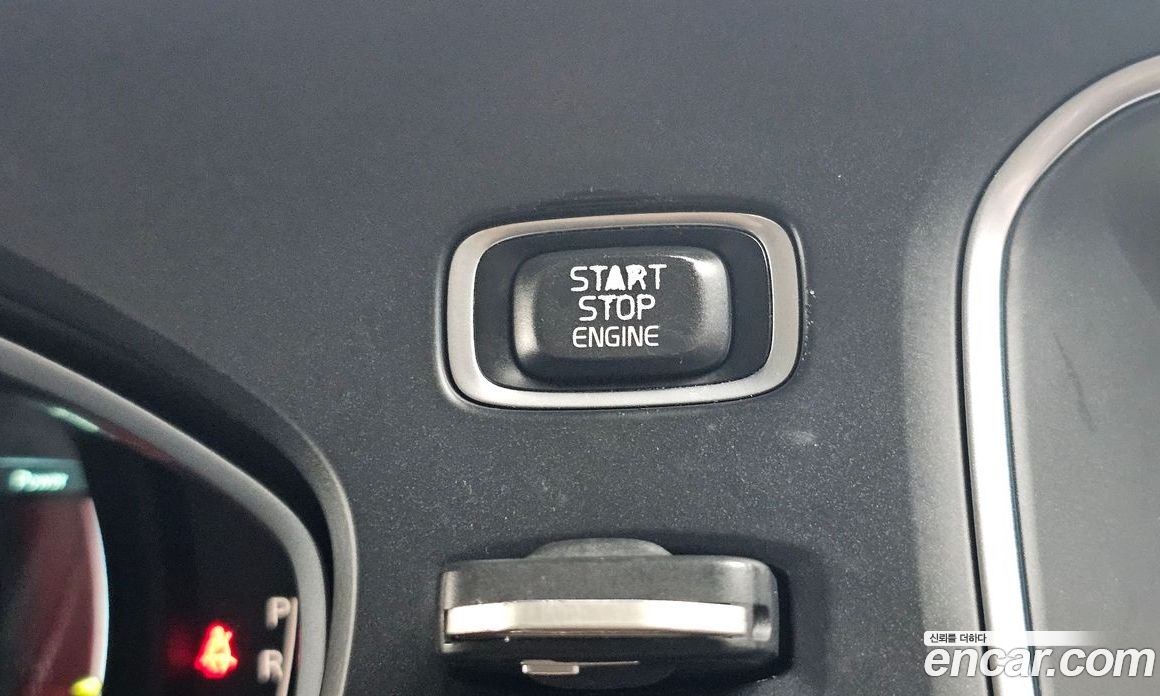 Volvo V40 фото 17