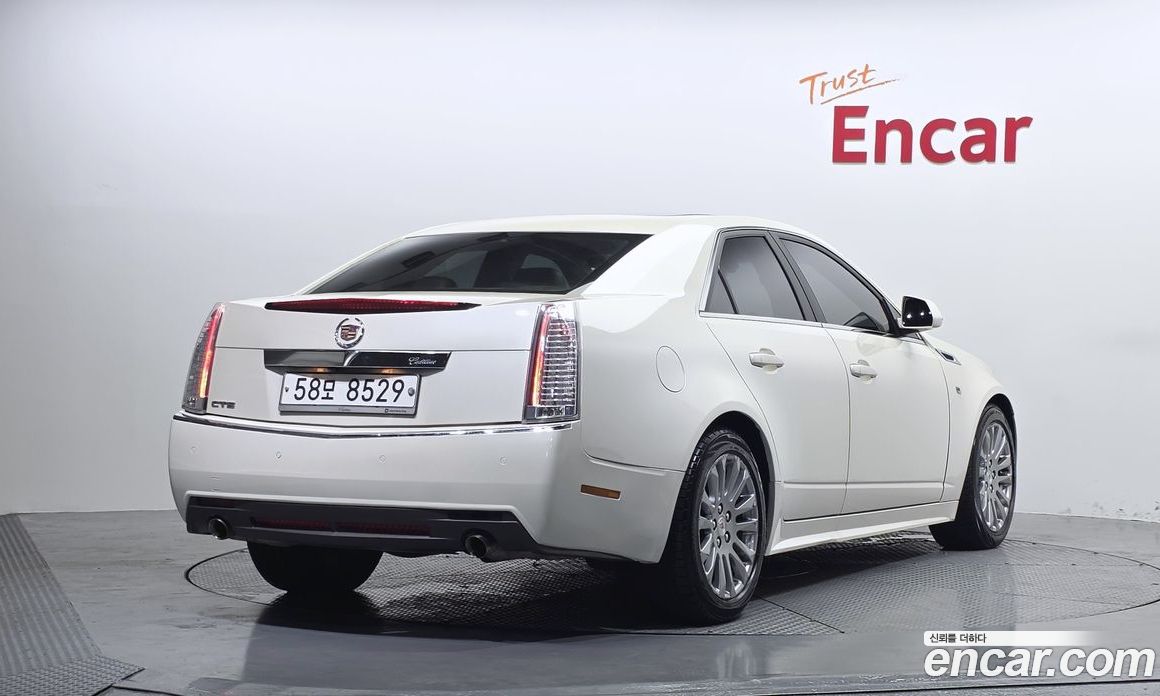 Cadillac CTS 2nd Gen фото 2