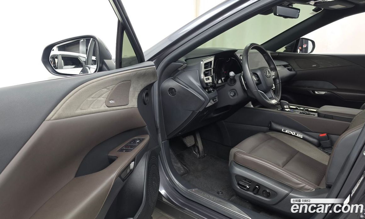 Lexus RX450h+ 5th Gen фото 10