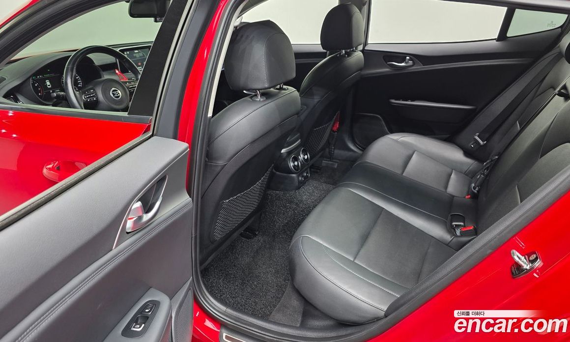 Kia Stinger фото 11