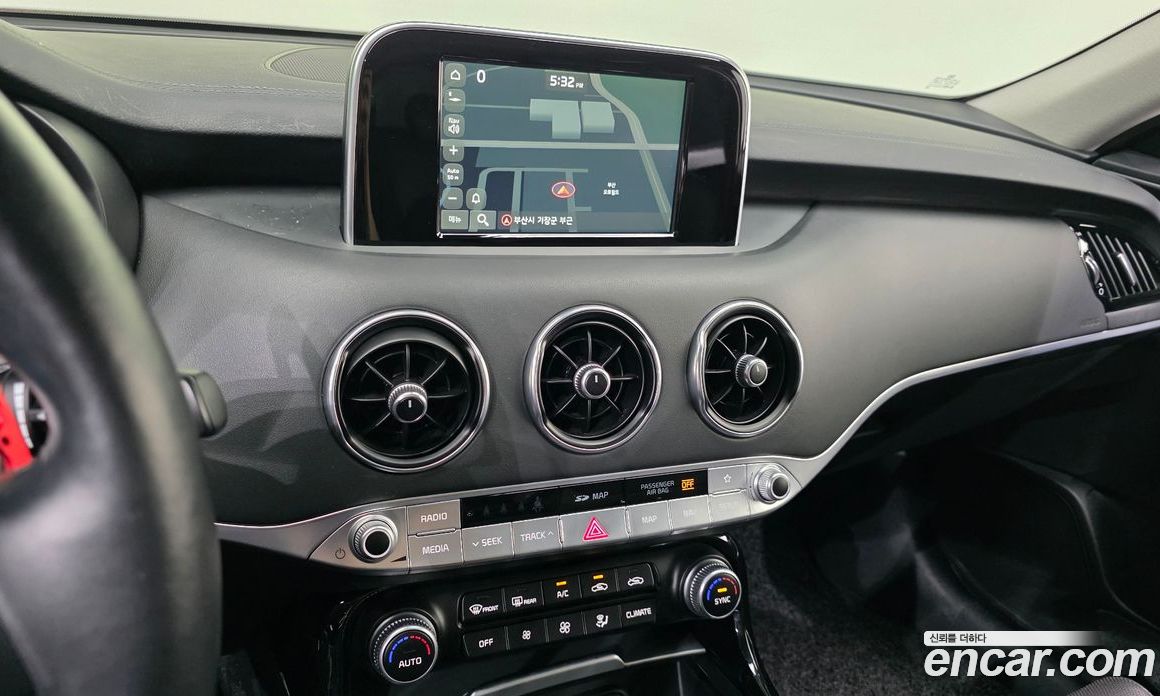 Kia Stinger фото 14