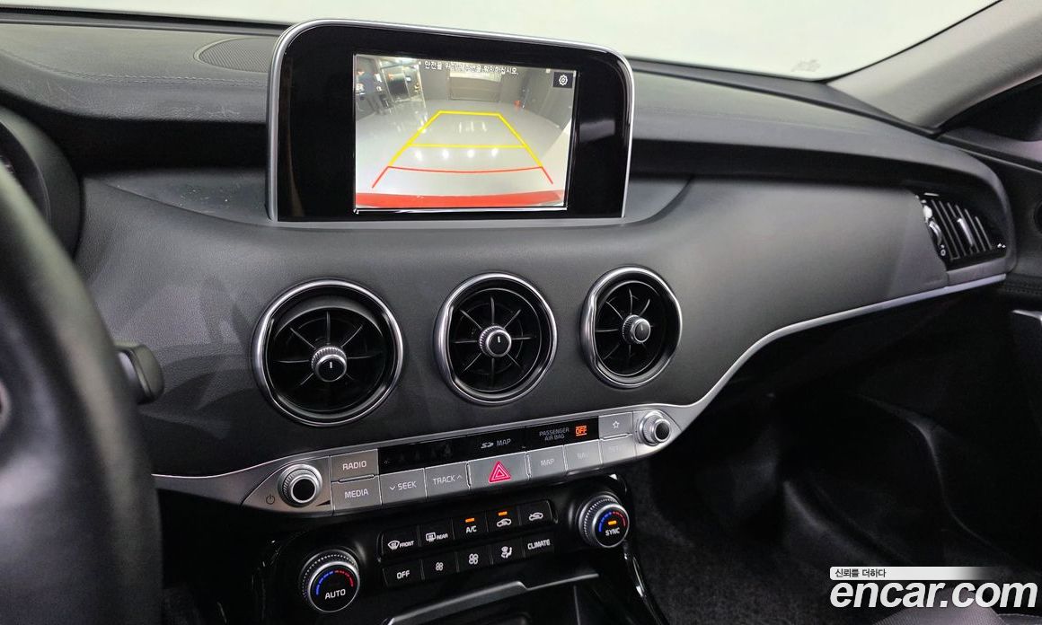 Kia Stinger фото 15