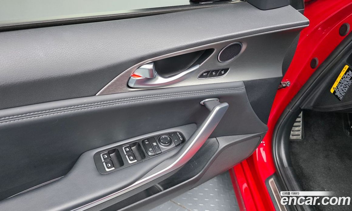 Kia Stinger фото 18