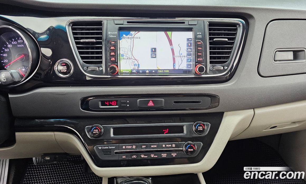 Kia Carnival 3rd Gen фото 14
