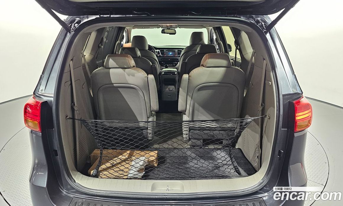 Kia Carnival 3rd Gen фото 34