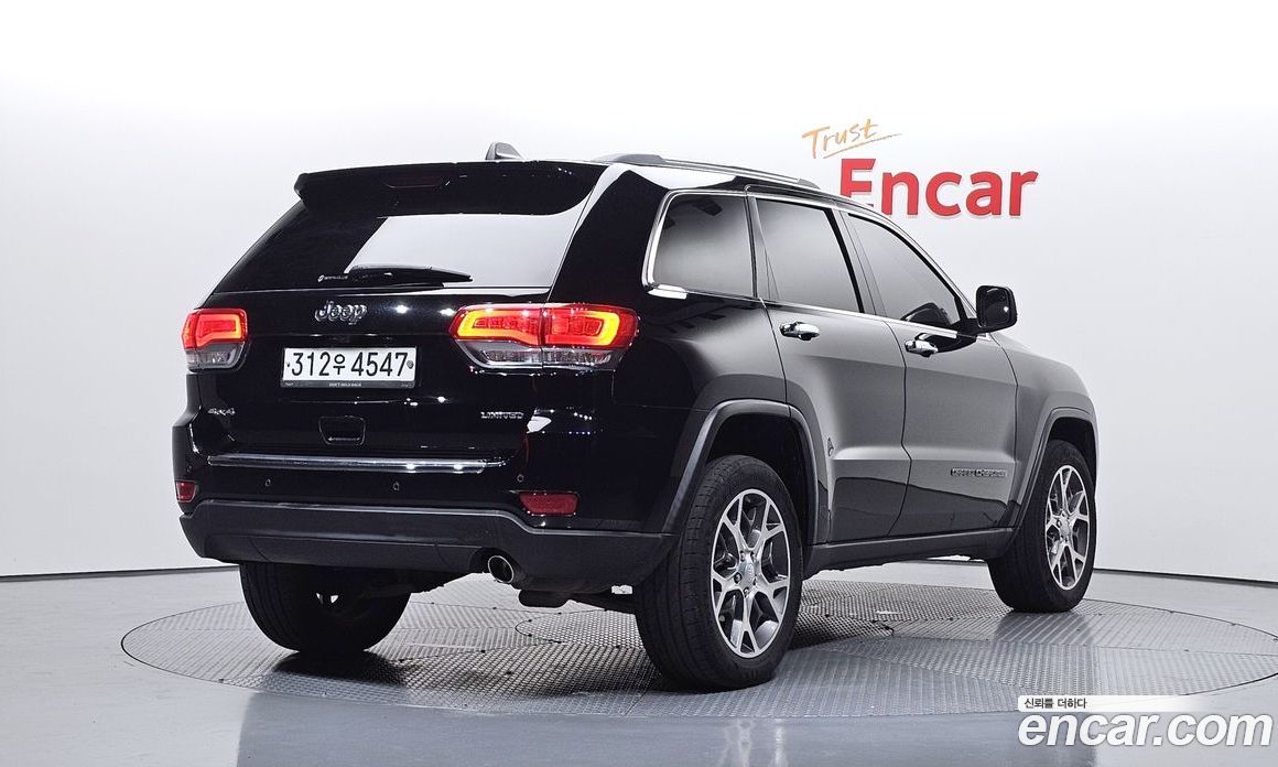 Jeep Grand Cherokee (WK) фото 2