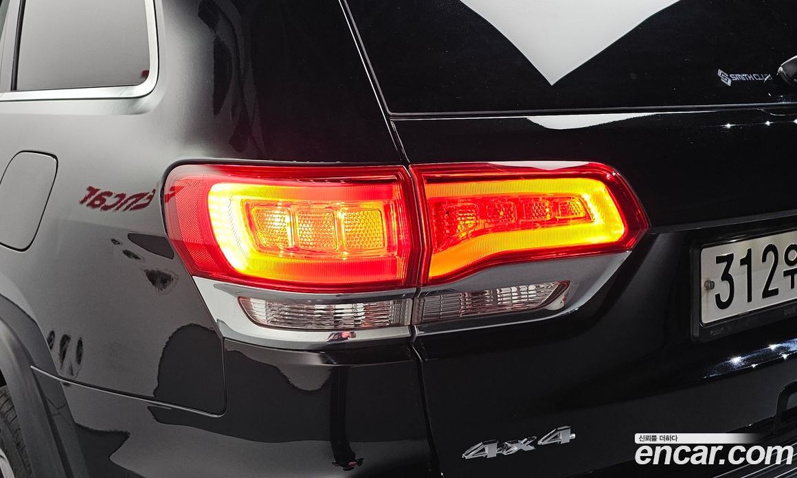 Jeep Grand Cherokee (WK) фото 23