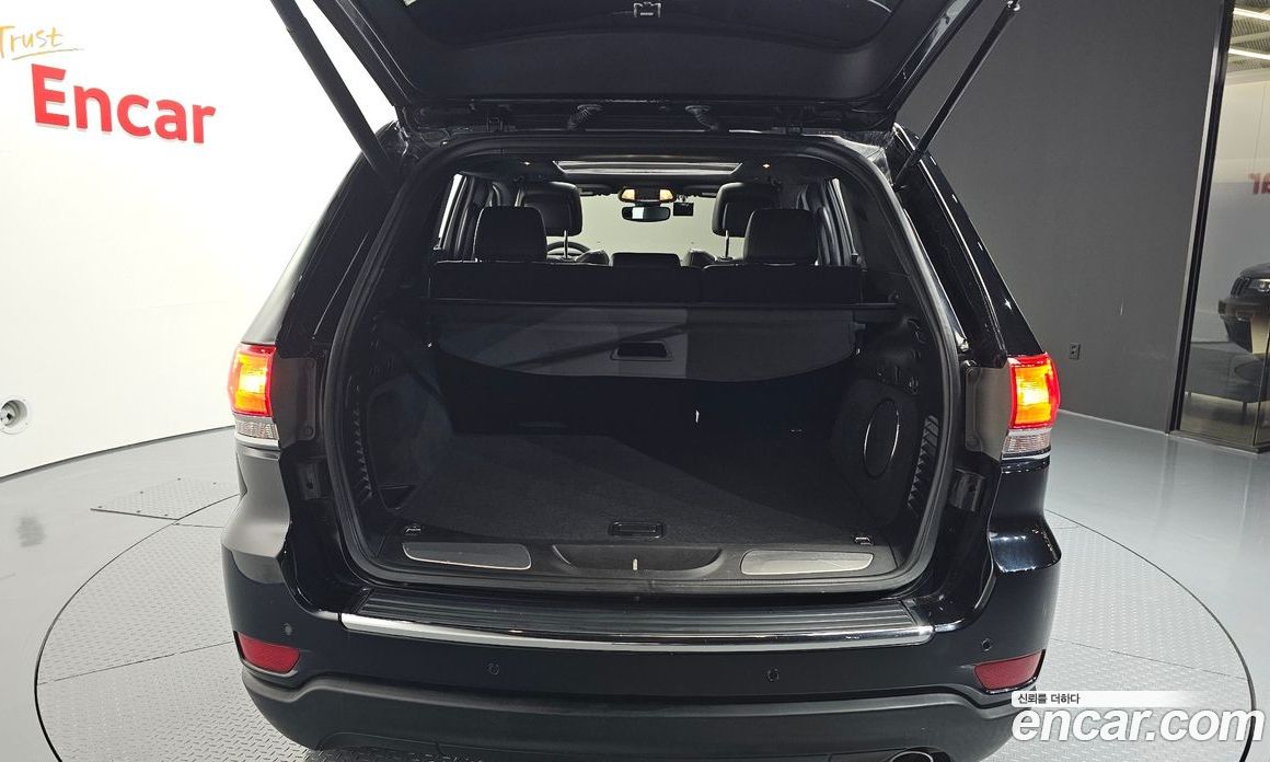 Jeep Grand Cherokee (WK) фото 34
