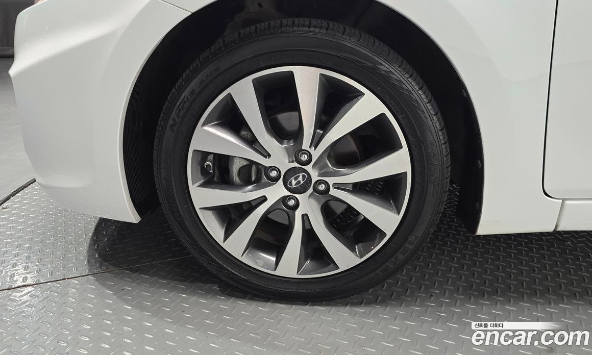 Hyundai Accent (New Type) фото 4