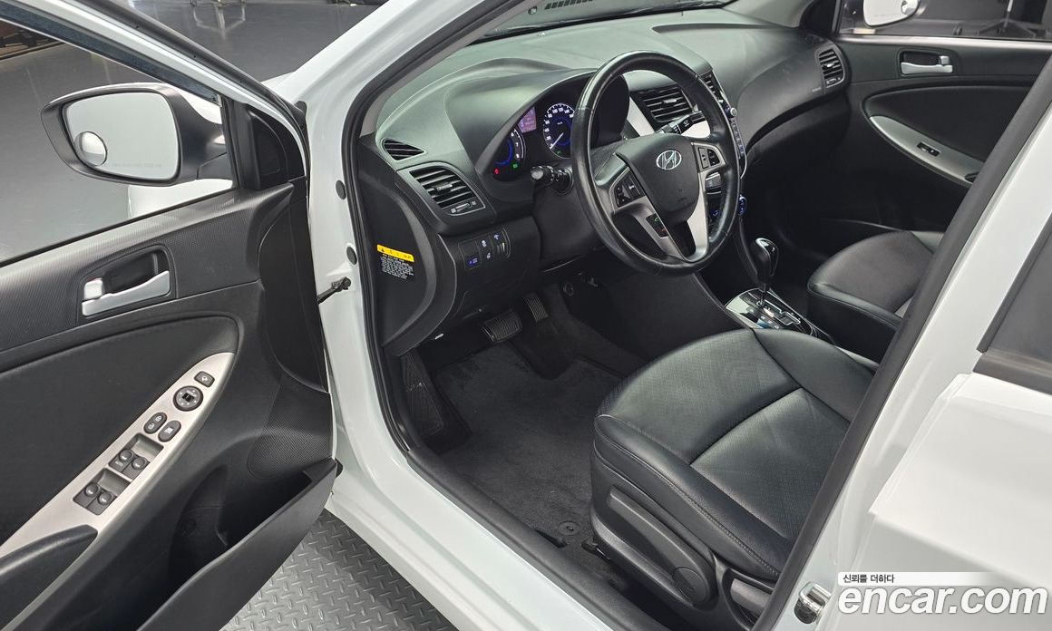 Hyundai Accent (New Type) фото 9