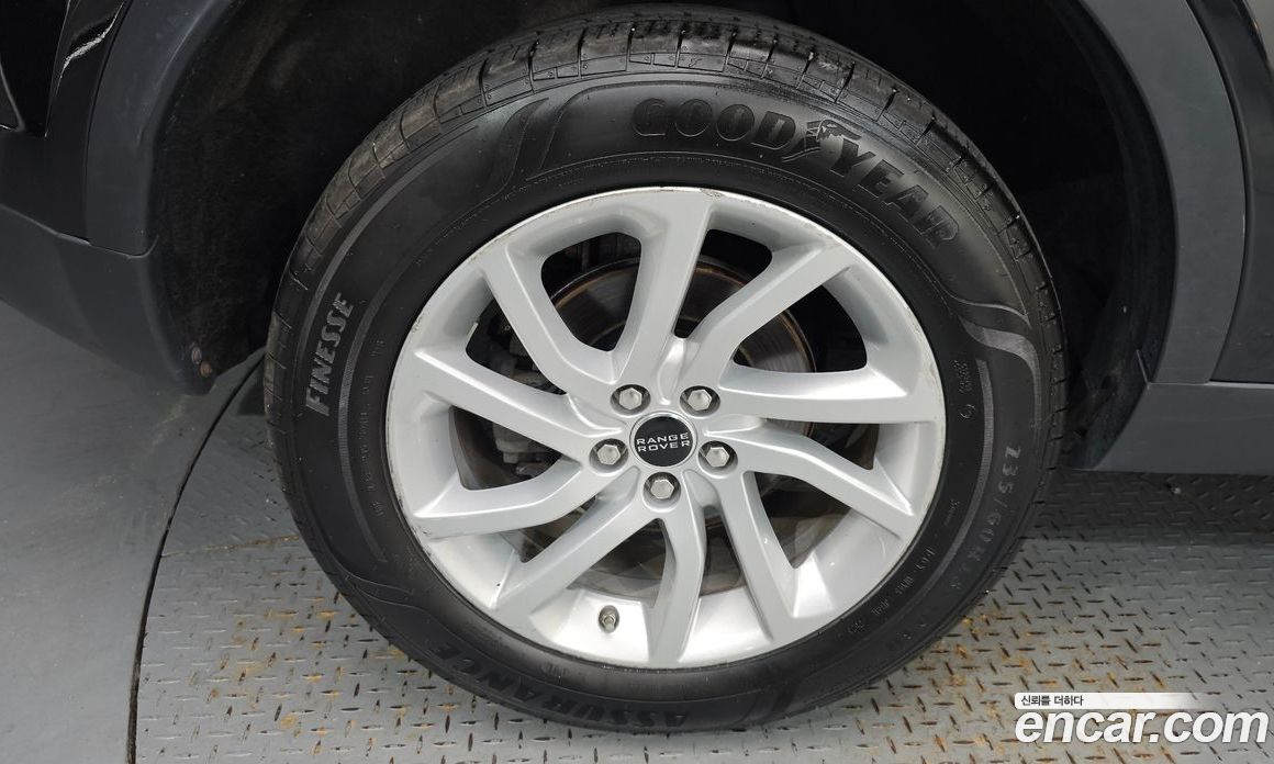 Land Rover Discovery Sport 1st Gen фото 5