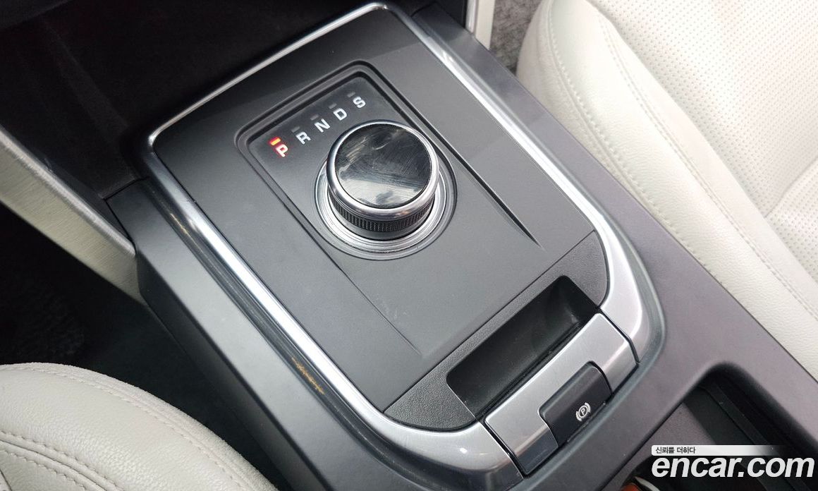 Land Rover Discovery Sport 1st Gen фото 9