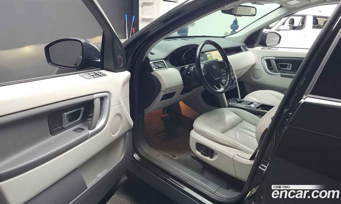 Land Rover Discovery Sport 1st Gen фото 10
