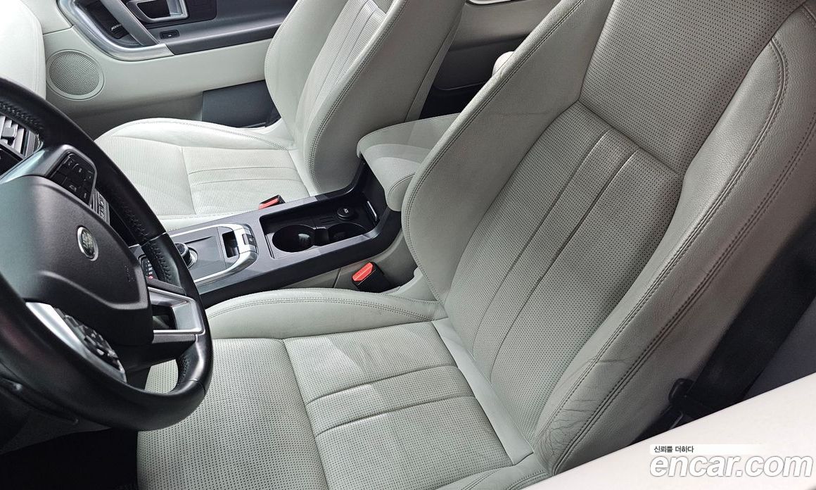 Land Rover Discovery Sport 1st Gen фото 17