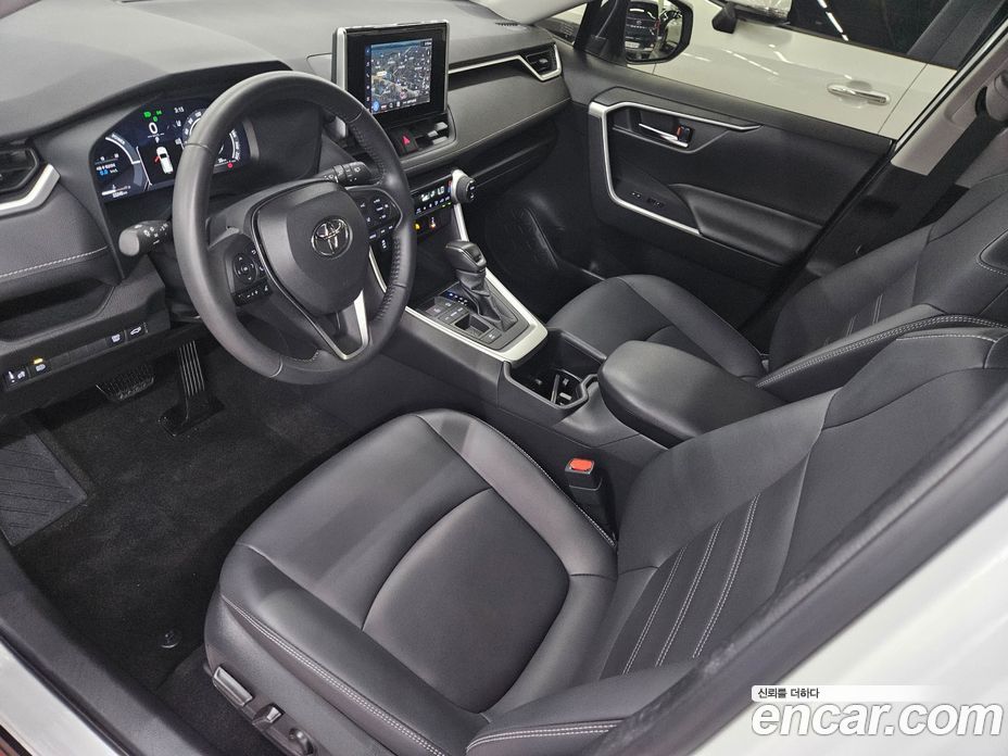 Toyota RAV4 5th Gen фото 10