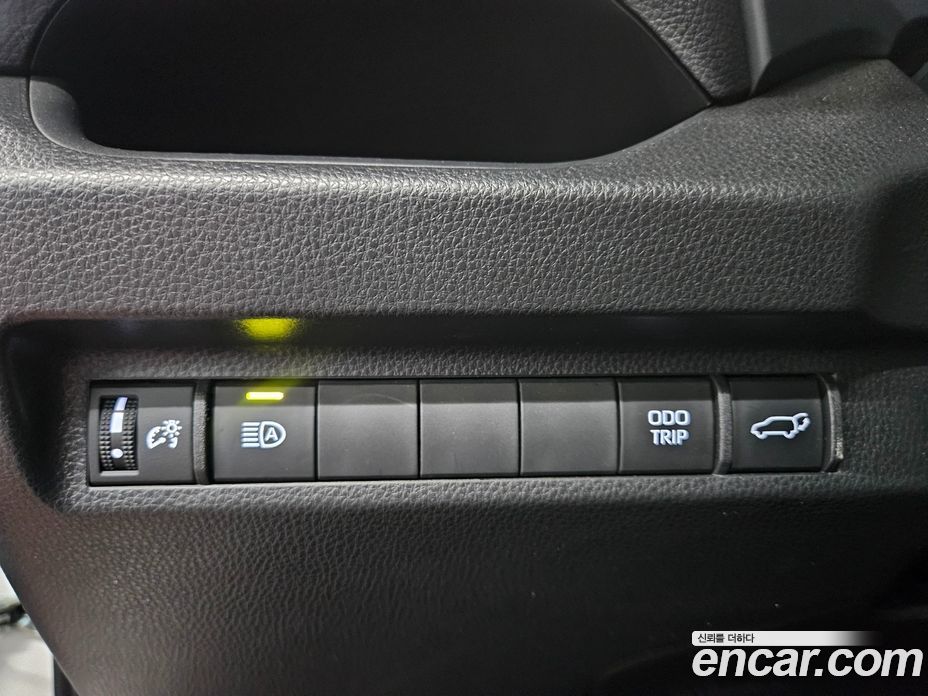 Toyota RAV4 5th Gen фото 12