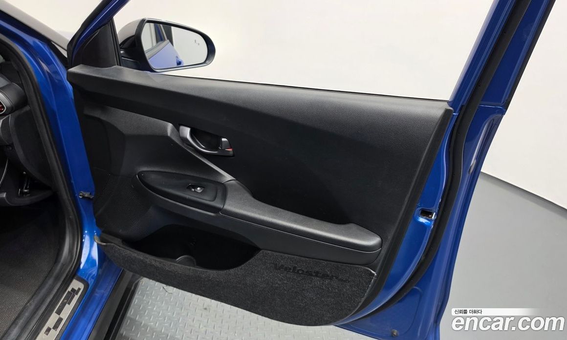 Hyundai Veloster (JS) фото 24