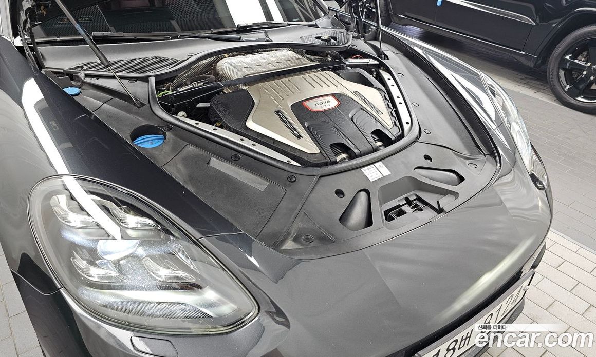 Porsche Panamera (971) фото 6