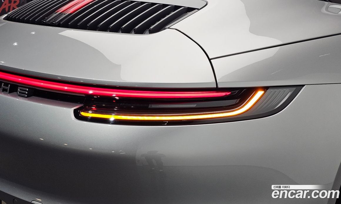 Porsche 911 (992) фото 23
