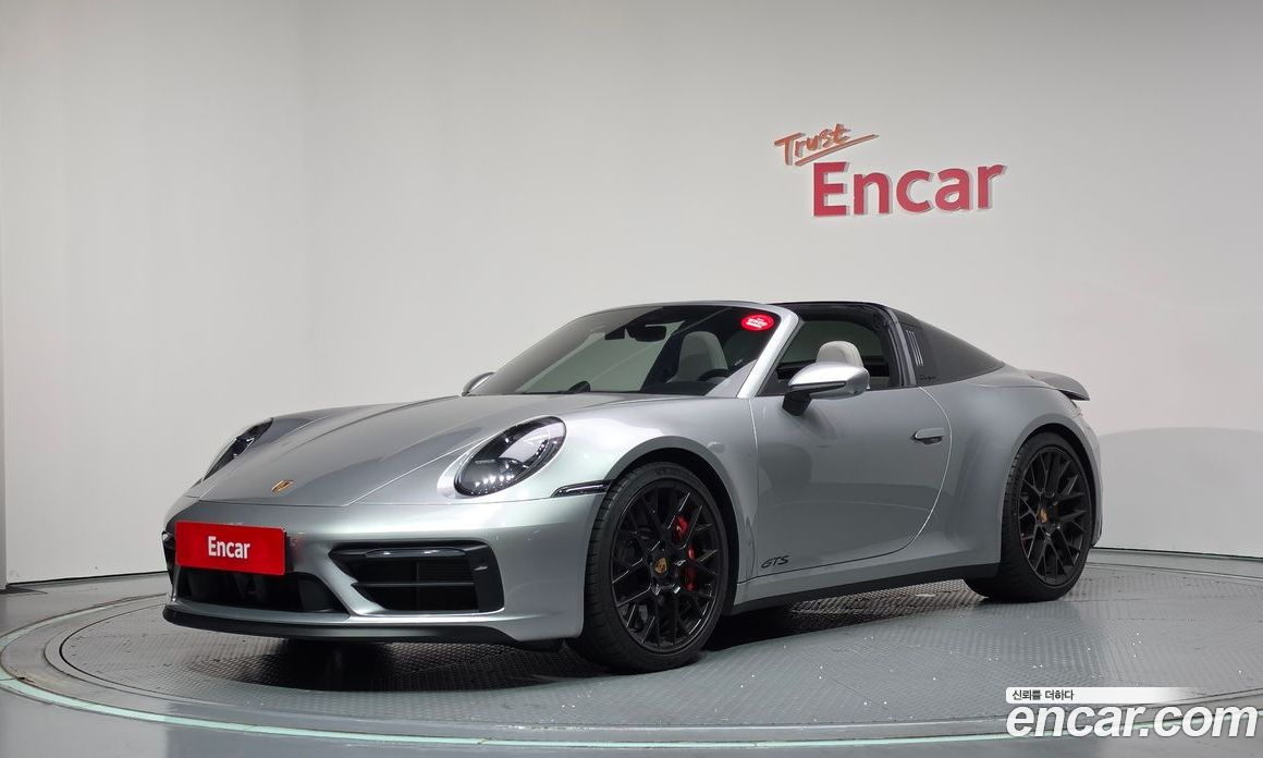 Porsche 911 (992)