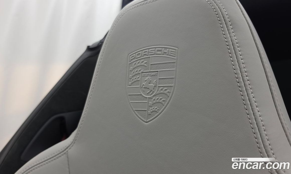 Porsche 911 (992) фото 26
