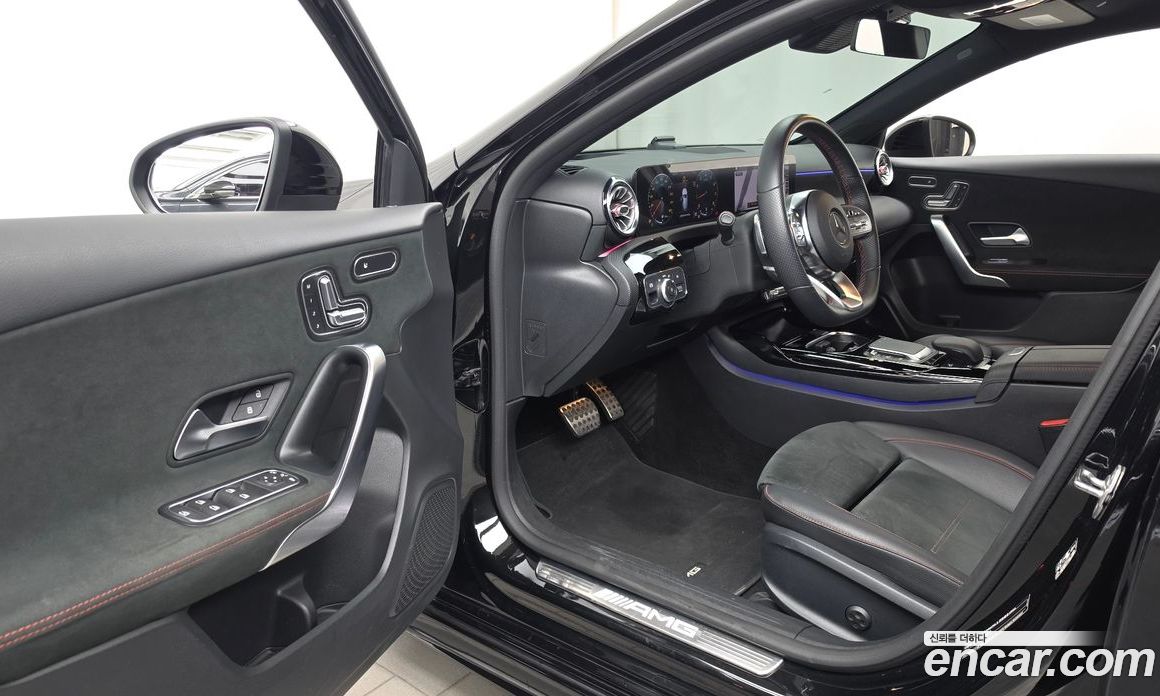 Mercedes-Benz A-Class W177 фото 10