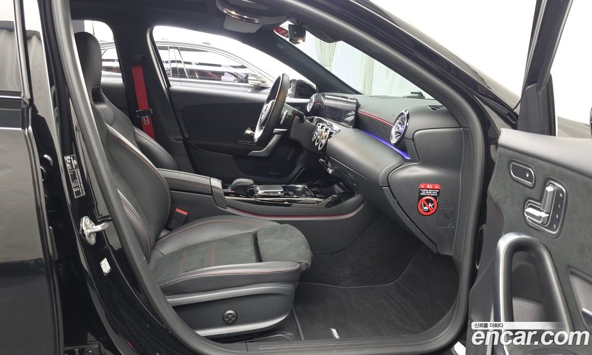 Mercedes-Benz A-Class W177 фото 11