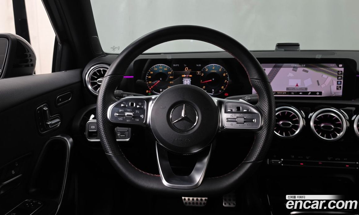 Mercedes-Benz A-Class W177 фото 13