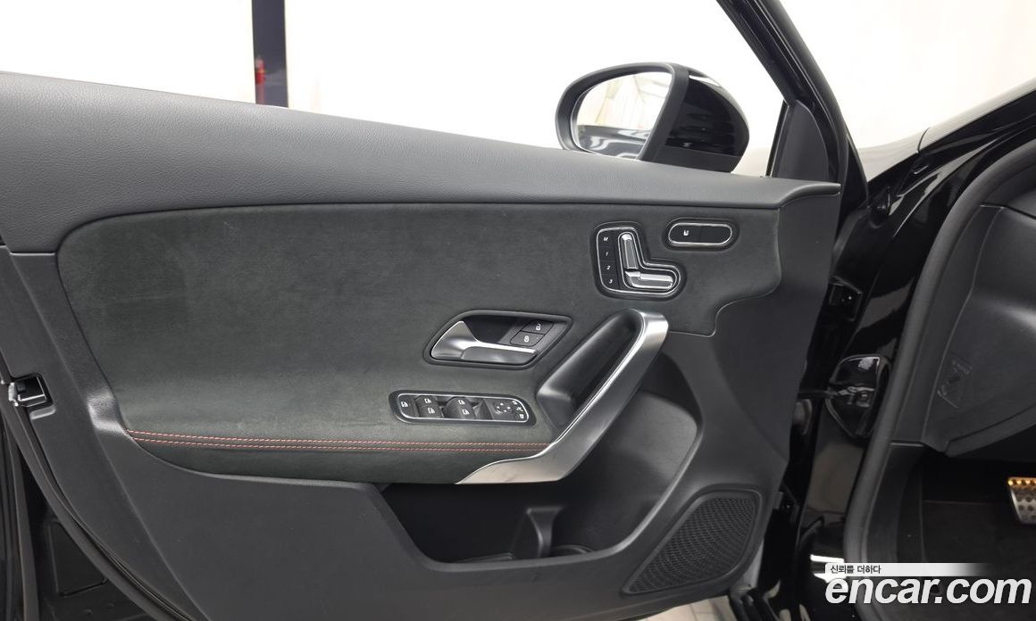 Mercedes-Benz A-Class W177 фото 24
