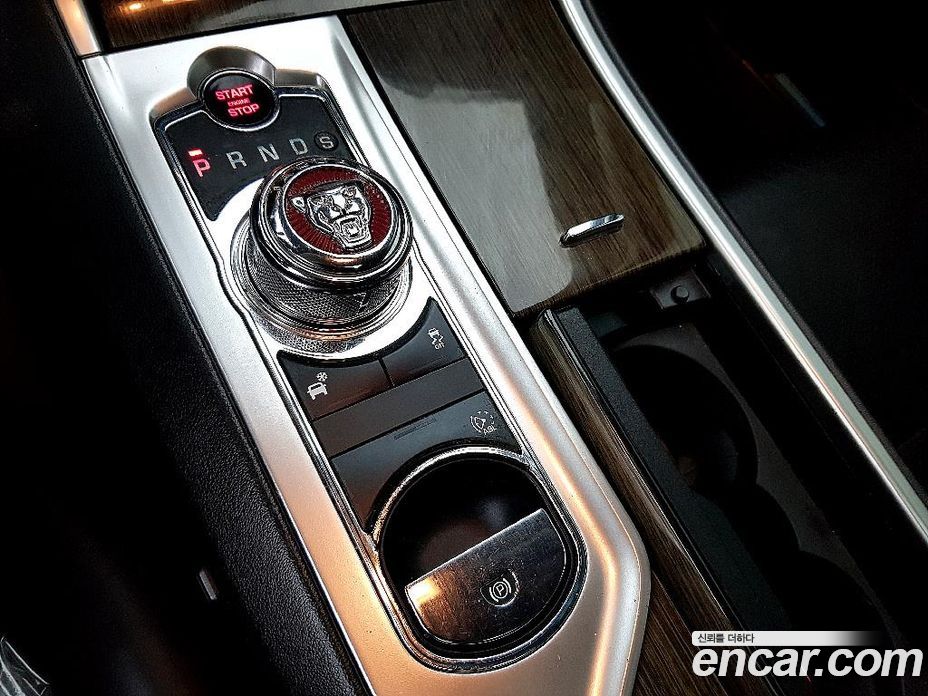 Jaguar XF New фото 13