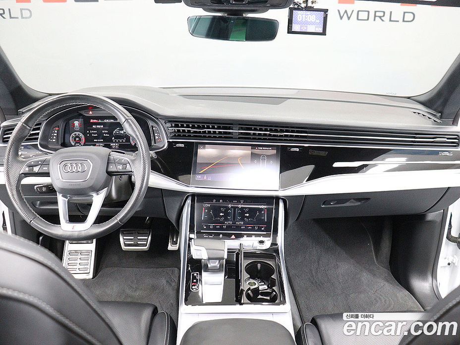 Audi Q8 (4M) фото 12