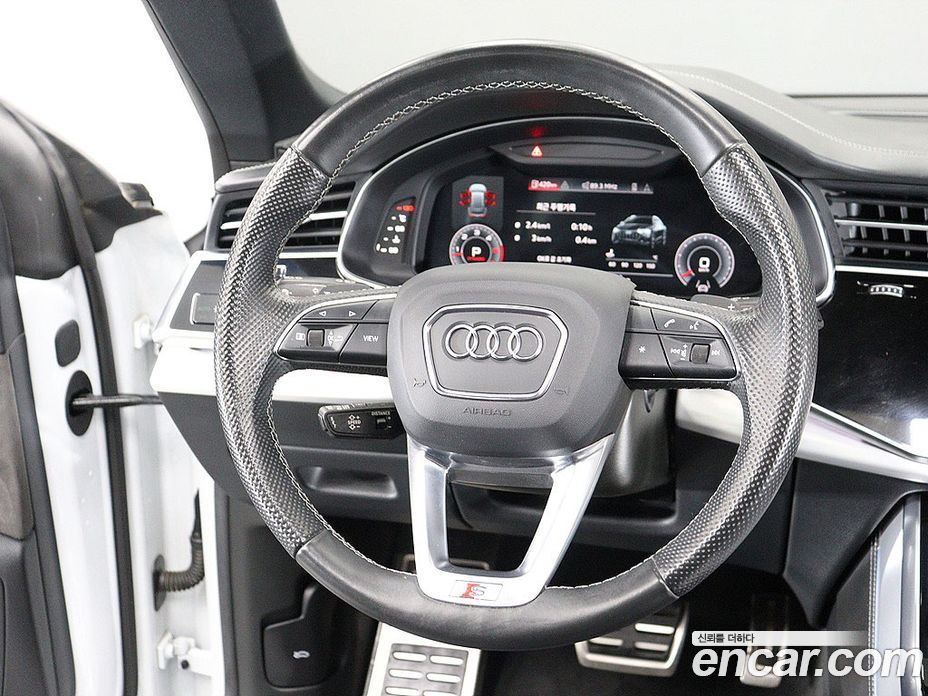 Audi Q8 (4M) фото 13