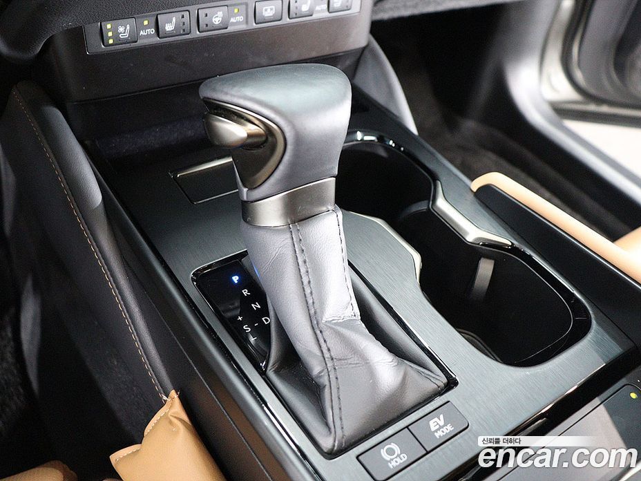 Lexus ES300h 7th Gen фото 9