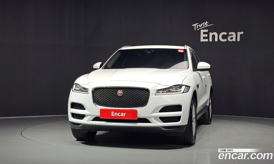 Jaguar F-PACE фото 3