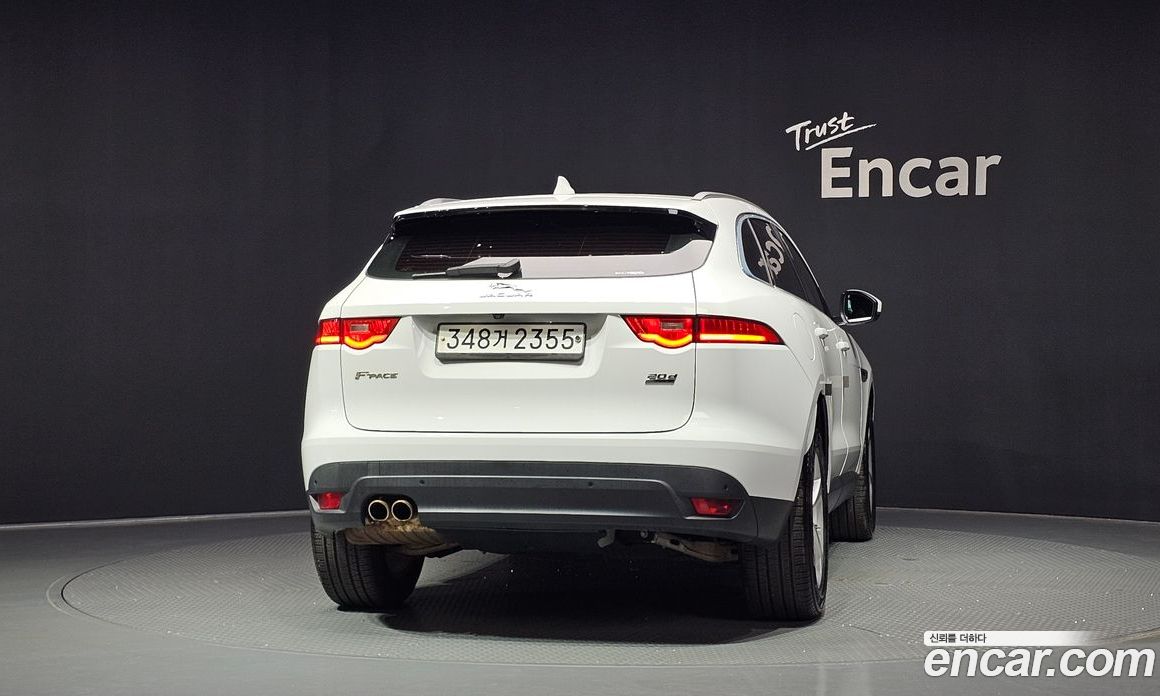 Jaguar F-PACE фото 4