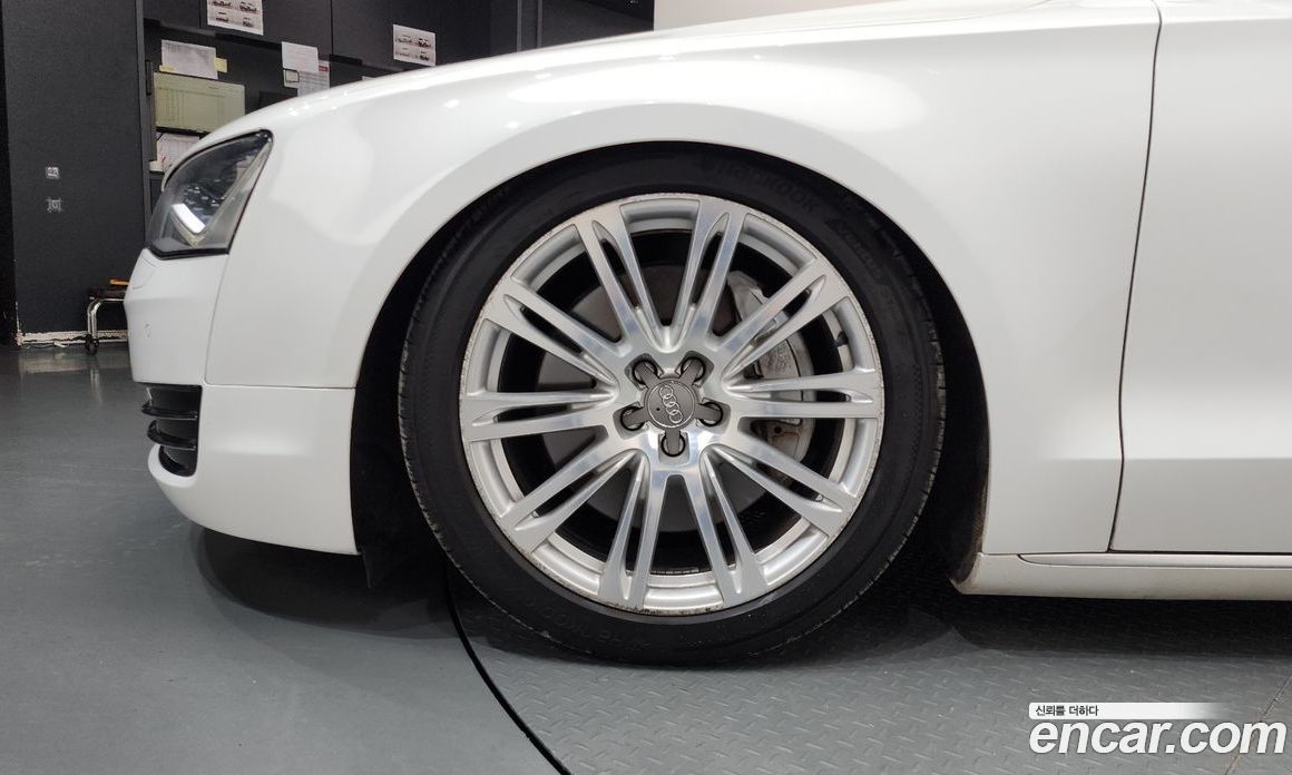 Audi A8 (D4) фото 5