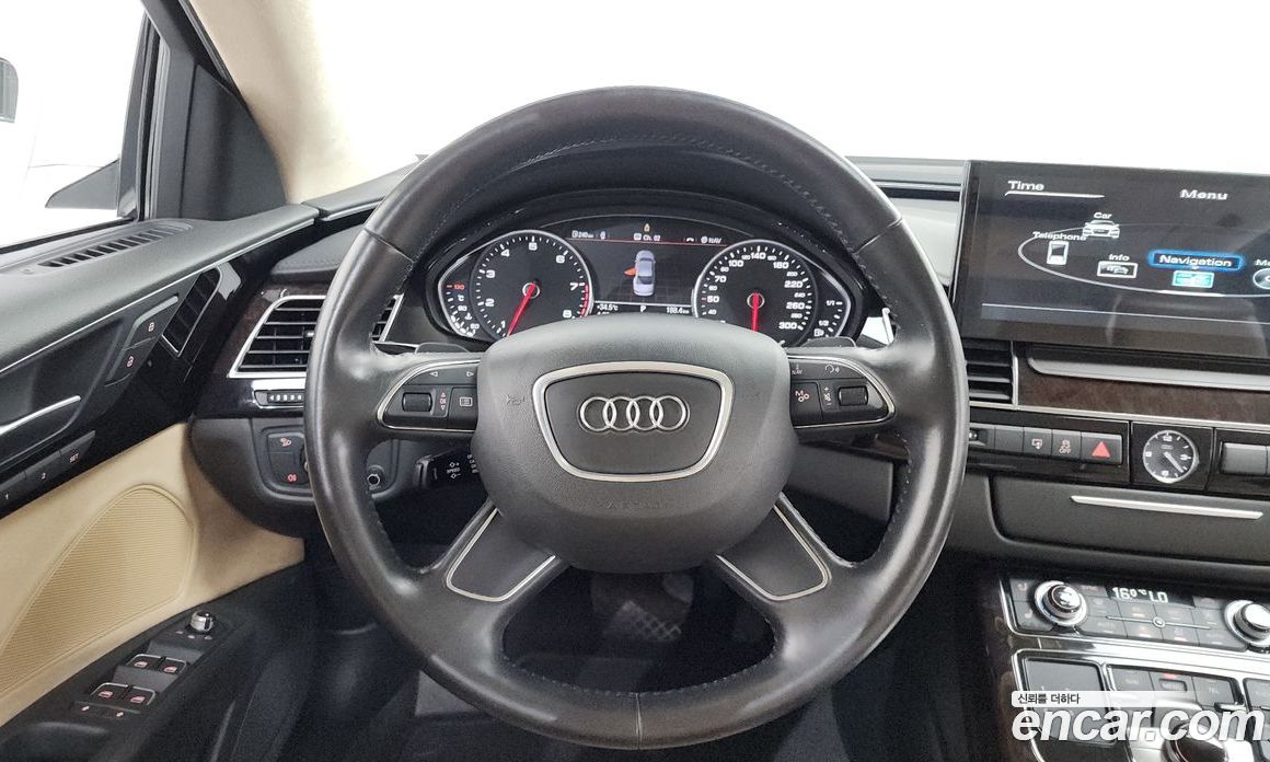 Audi A8 (D4) фото 13