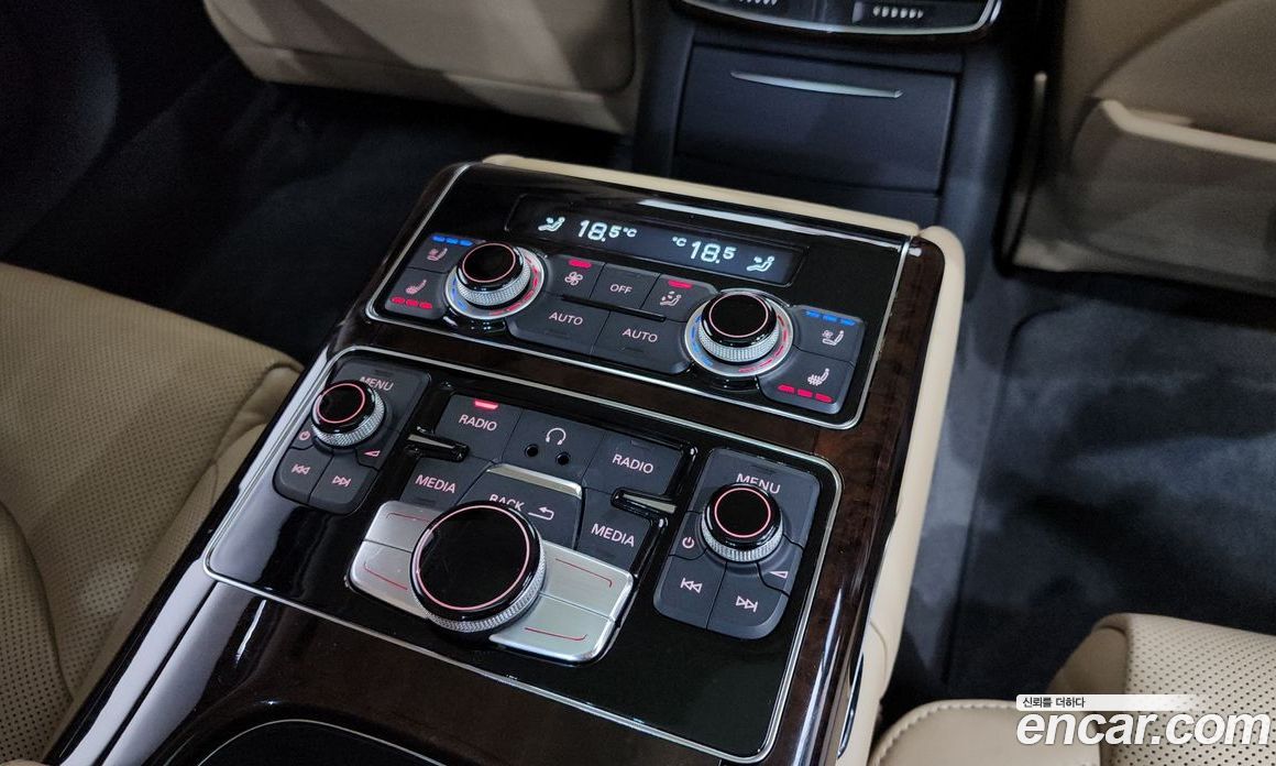 Audi A8 (D4) фото 15