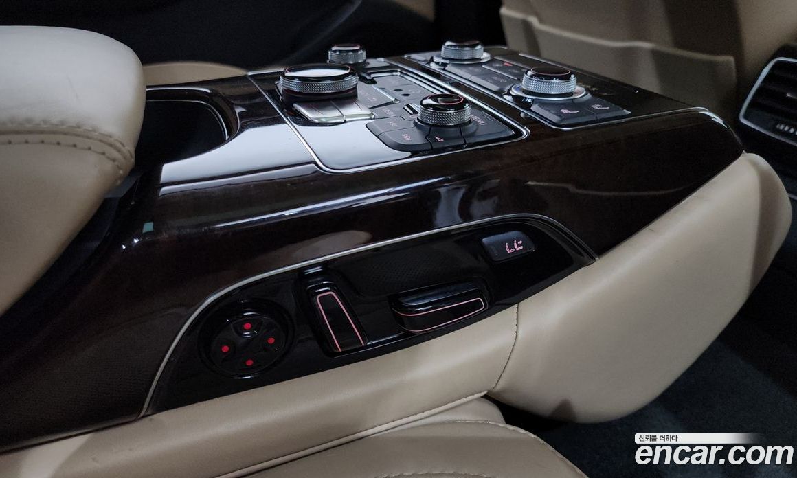 Audi A8 (D4) фото 18