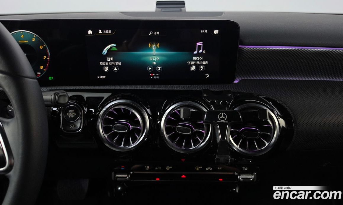 Mercedes-Benz A-Class W177 фото 12