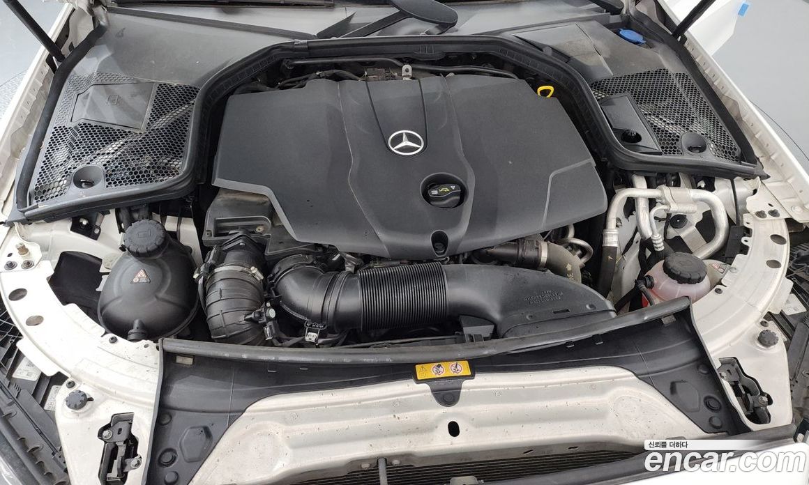 Mercedes-Benz C-Class W205 фото 6