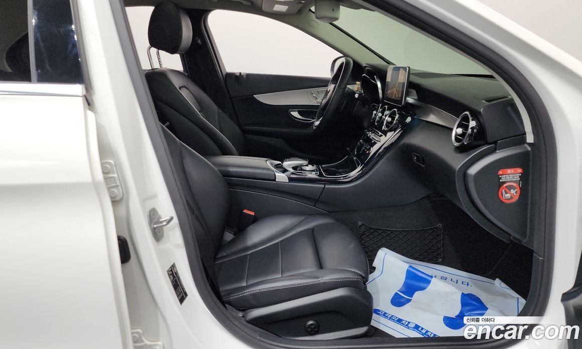 Mercedes-Benz C-Class W205 фото 11
