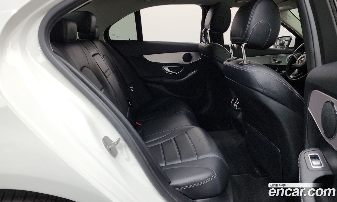 Mercedes-Benz C-Class W205 фото 12