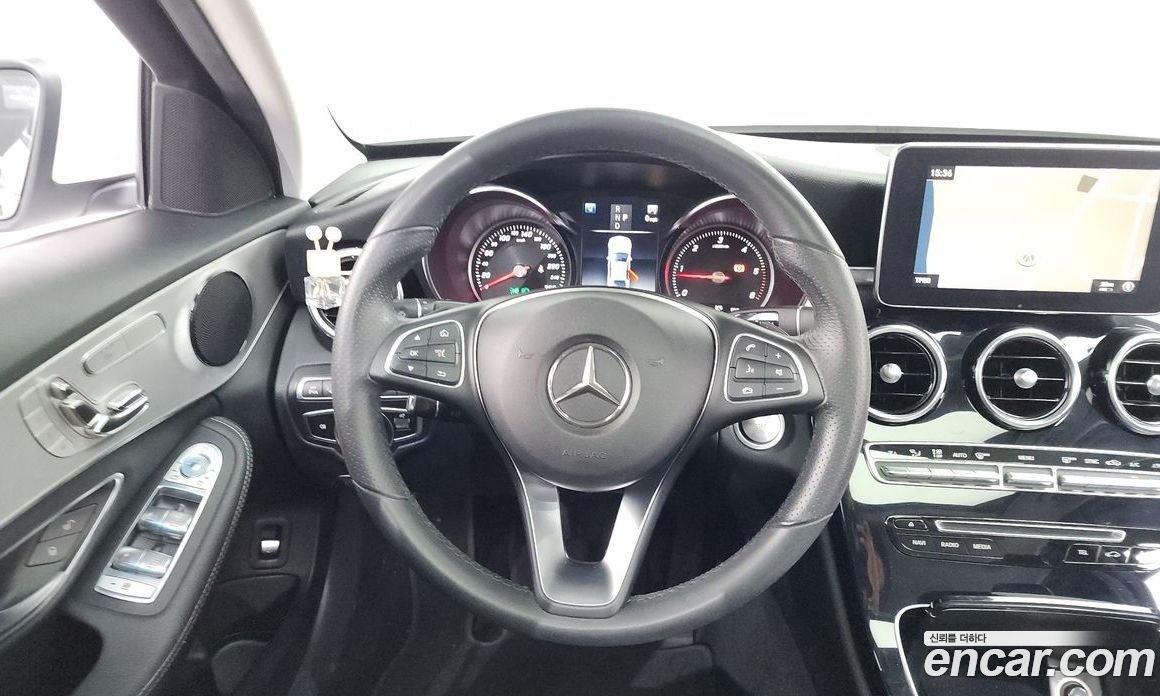 Mercedes-Benz C-Class W205 фото 14