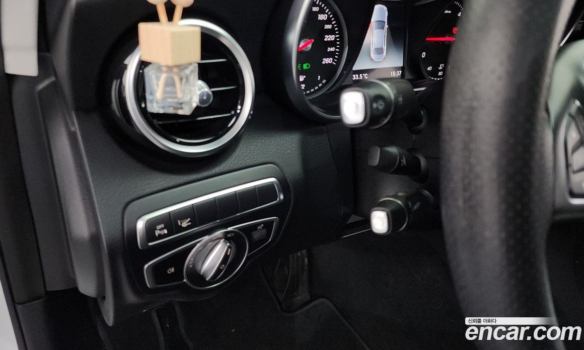 Mercedes-Benz C-Class W205 фото 16