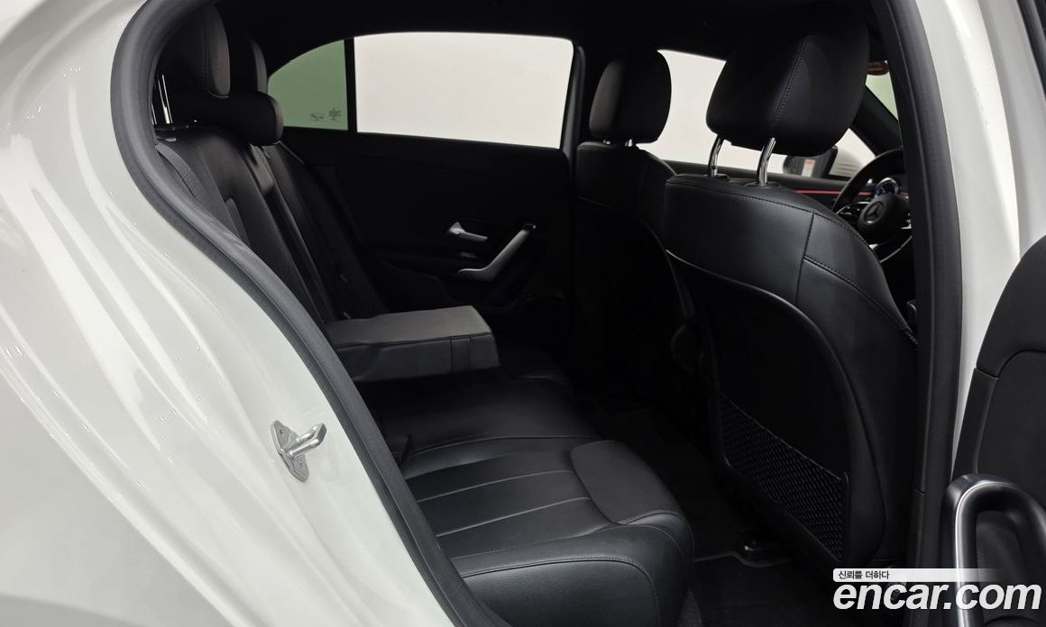 Mercedes-Benz A-Class W177 фото 11