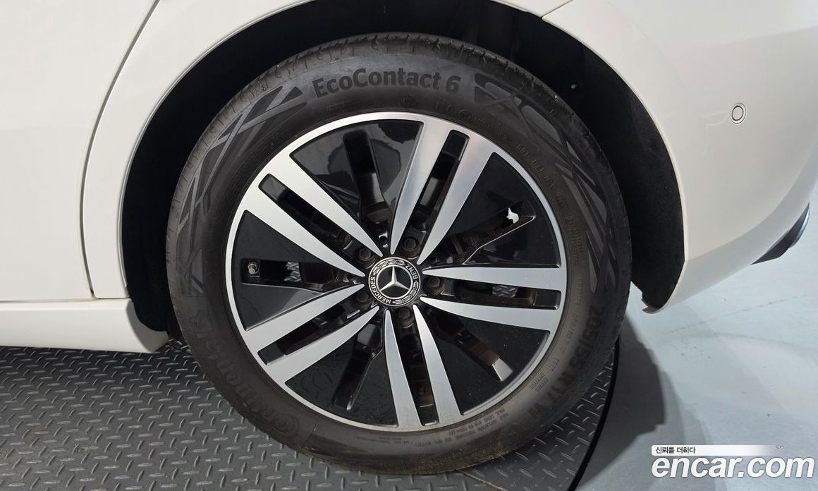 Mercedes-Benz A-Class W177 фото 21