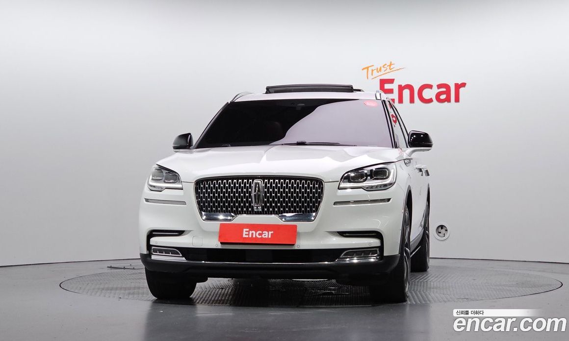 Lincoln Aviator 2nd Gen фото 3