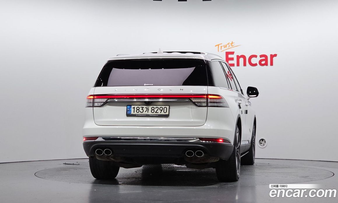 Lincoln Aviator 2nd Gen фото 4